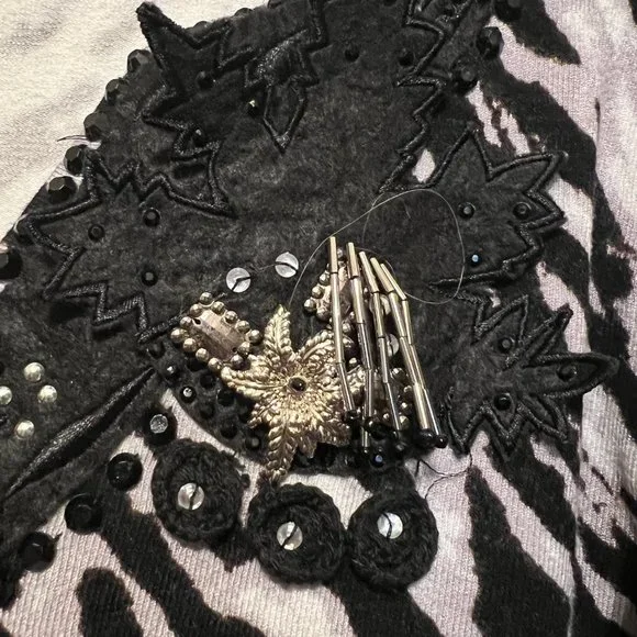 Motive-strechy sweater-zebra print-small-beaded-sequins - Picture 5 of 8